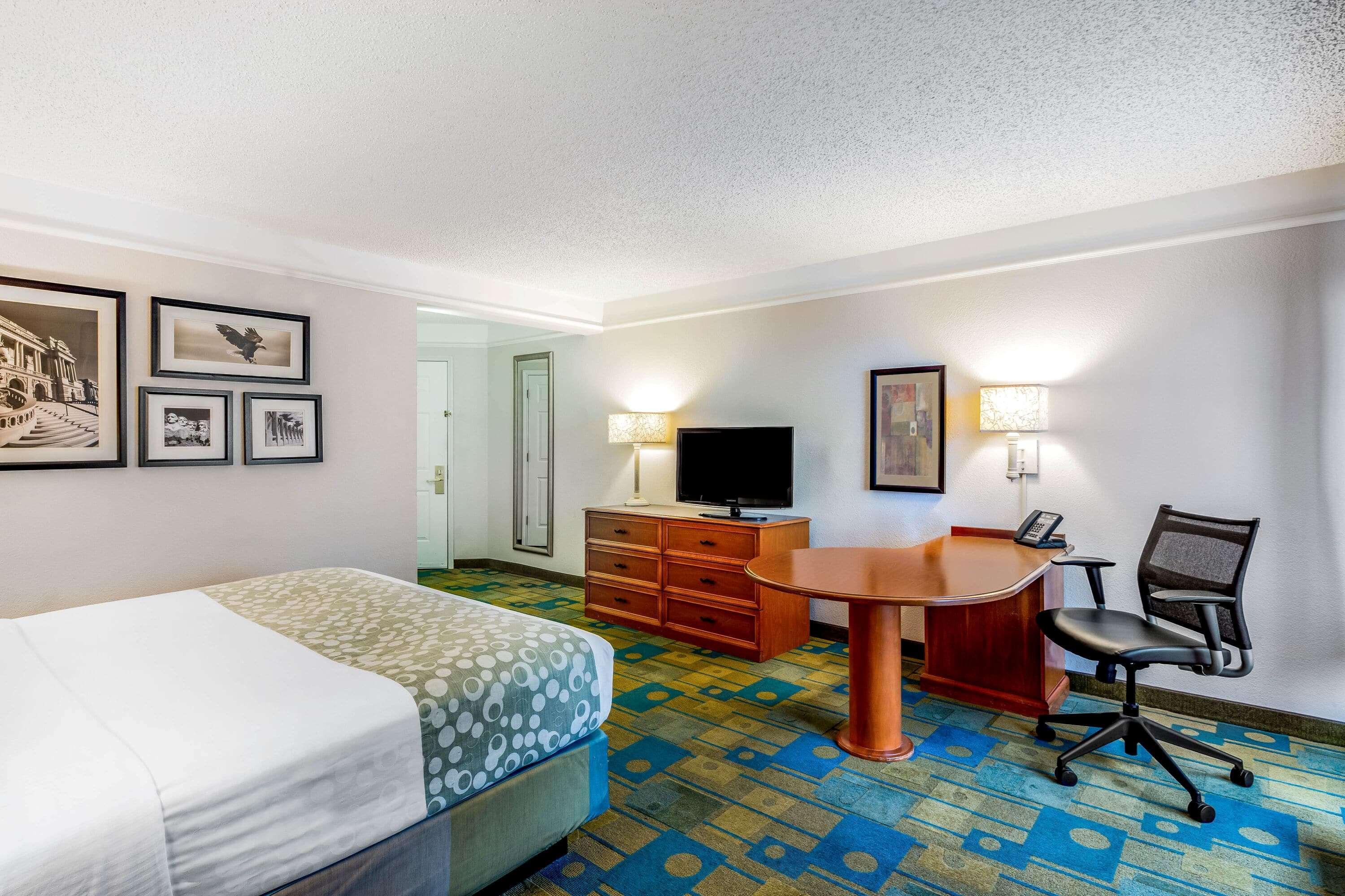La Quinta By Wyndham Fremont / Silicon Valley Exterior photo